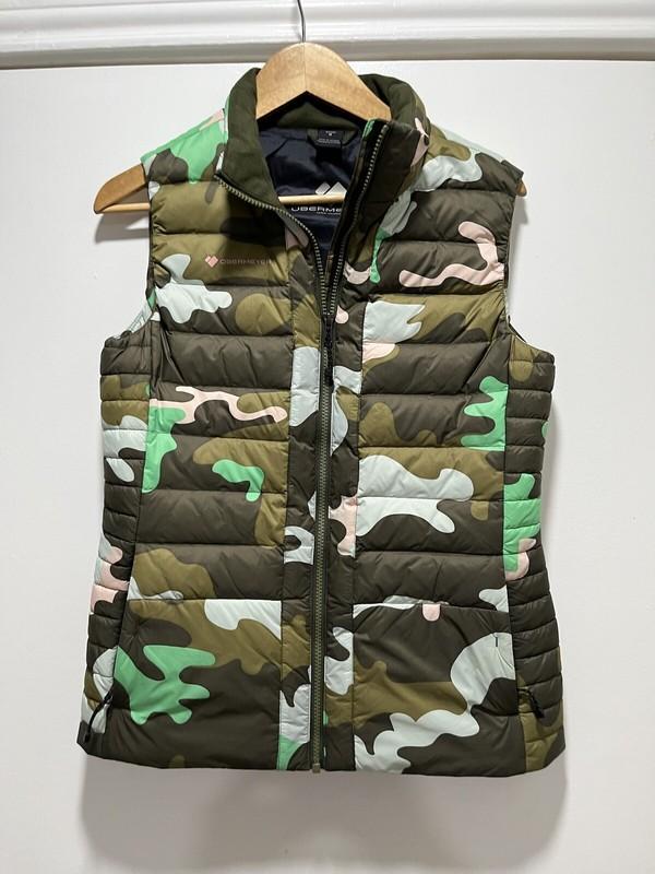 Obermeyer Women’s Nieve Down Vest In Camo Print Puffer Medium NWOT