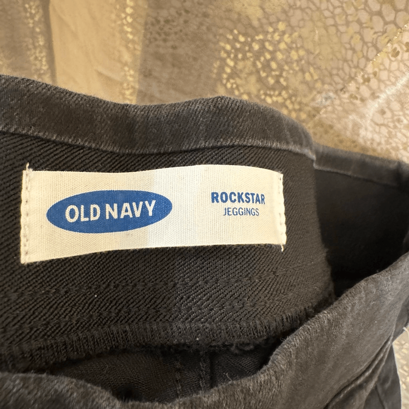 Old Navy Black Mid Rise Distressed Rockstar Jegging Pull On Size 4 Petite NWT