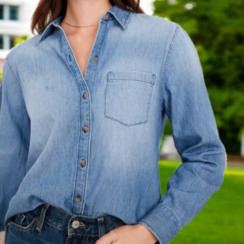 Old Navy Women's Cropped Classic Button-Down Jean Shirt L Old Navy Women's Cropped Classic Button-Down Jean Shirt L
