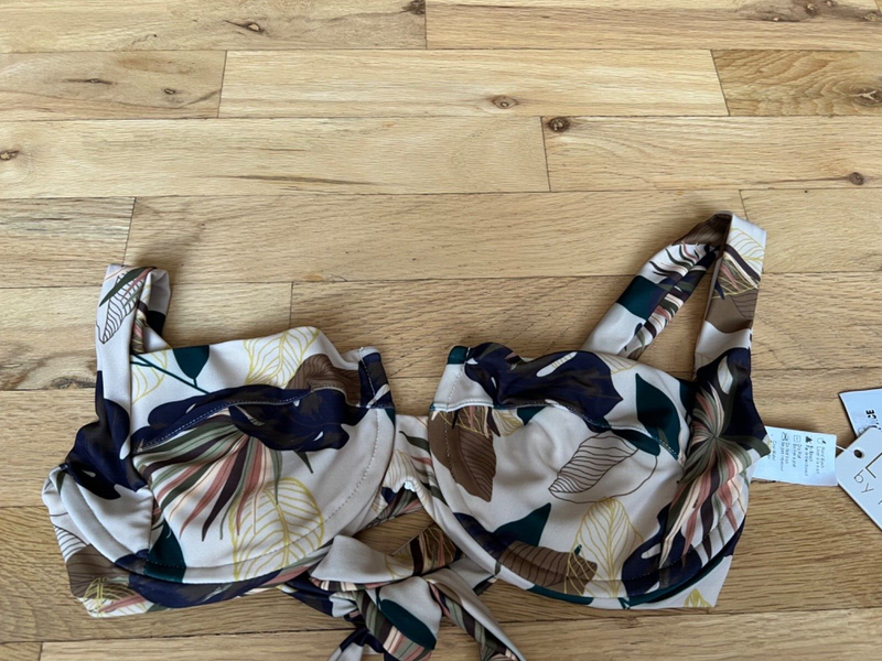 Org. $110 NWT LA Space By Monica Wise Women's Camellia Swim Bra Size: M