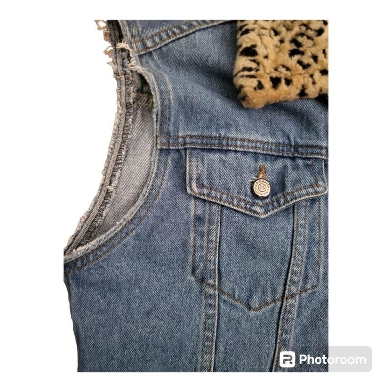Painted Pony Womens Vintage Denim Vest With Faux Fur Collar Size S