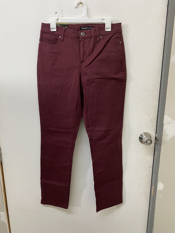 PICK SIZE- NWT- Bandolino Women's Amy Straight Slimming Leg Burgendy Jean