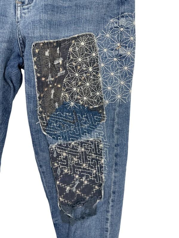 Pilcro Hyphen Mid-Rise Distressed Patchwork Boyfriend Jeans Women's Size 32