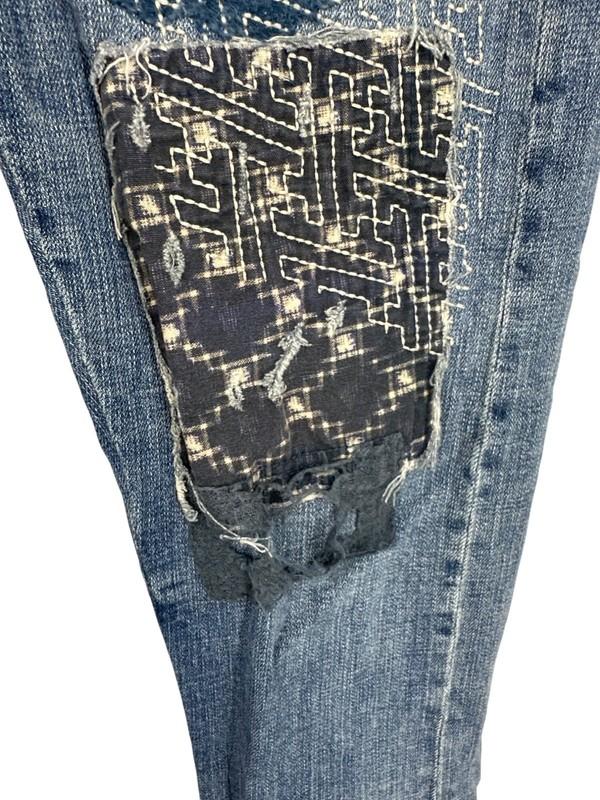 Pilcro Hyphen Mid-Rise Distressed Patchwork Boyfriend Jeans Women's Size 32