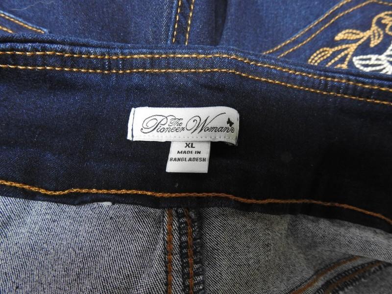 Pioneer Woman ~ Pull-On ~ Bootcut ~ Embroidered ~ DARK WASH Jeans ~ XL 16-18
