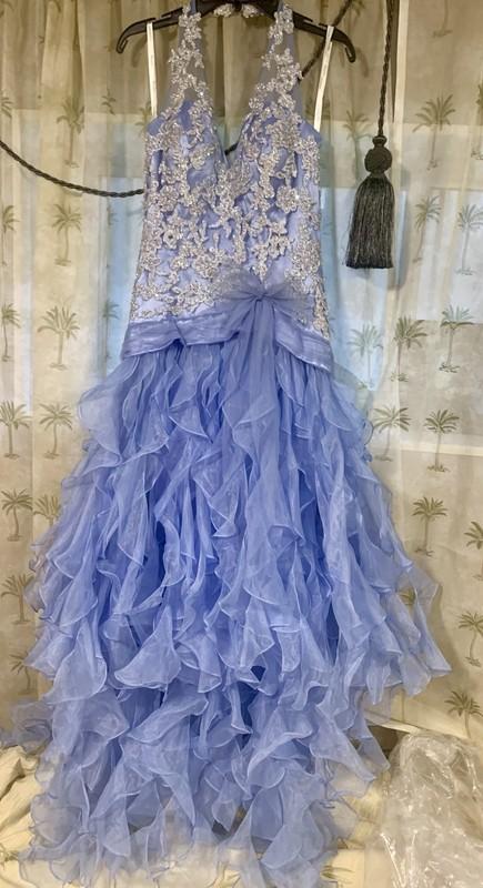 Prom Dress Sz 4 Blue/periwinkle With Sparkling Embellishments On Top/full Skirt