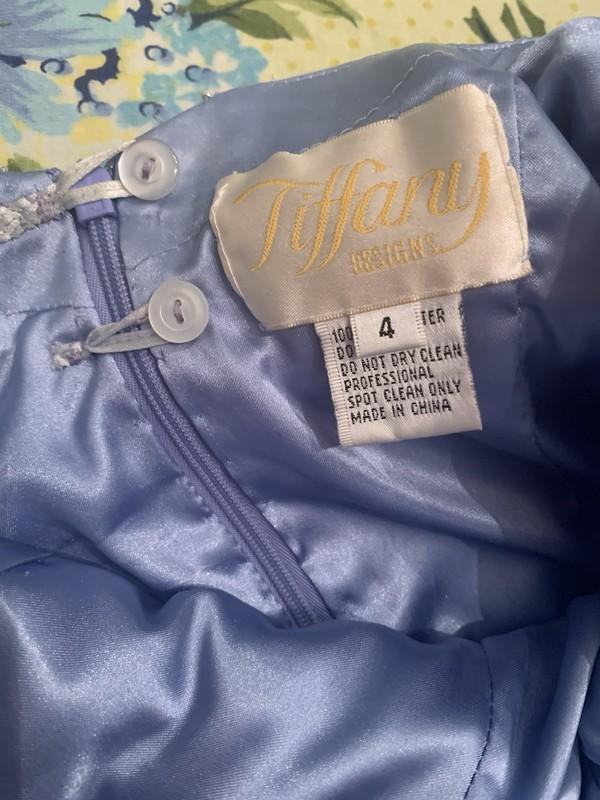 Prom Dress Sz 4 Blue/periwinkle With Sparkling Embellishments On Top/full Skirt