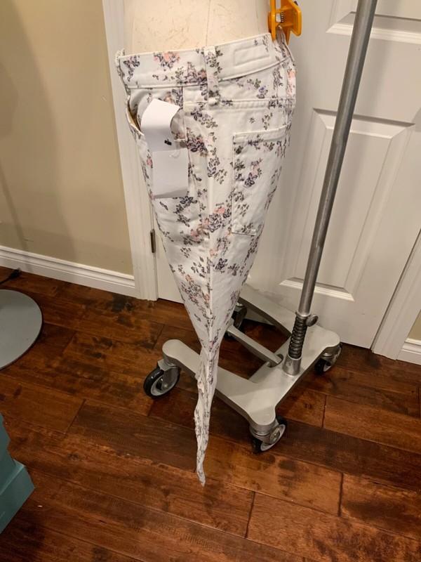 Rag & Bone White “Micro Floral Boy Jeans” Size 25 NWT Retail Price $265