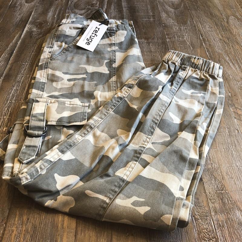Refuge Camo Cargo Jeans Size M