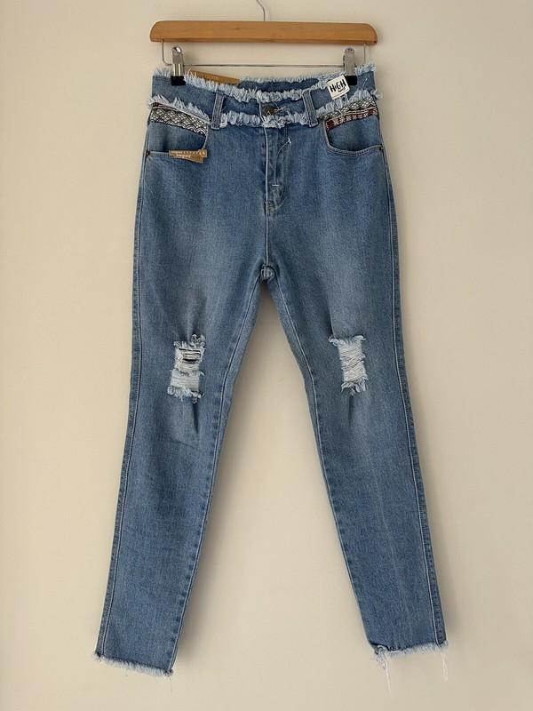 Refuge Jeans Women Size 9 W26 L26 Blue Denim Distressed Raw Hem High Waist NEW