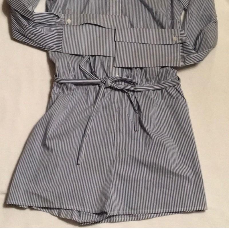 Romeo & Juliet Couture Off-Shoulder Blue Striped Romper Size Medium