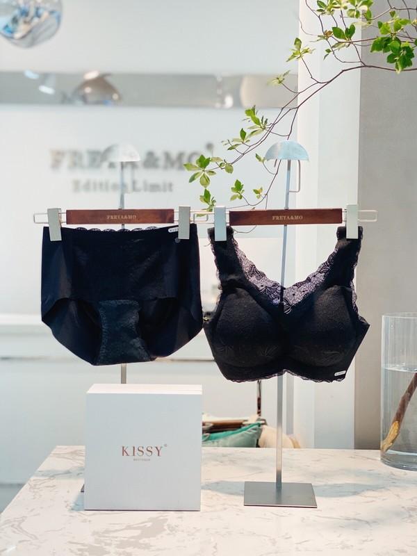 Ruwen Lace Bra . Small Large XX-large Size