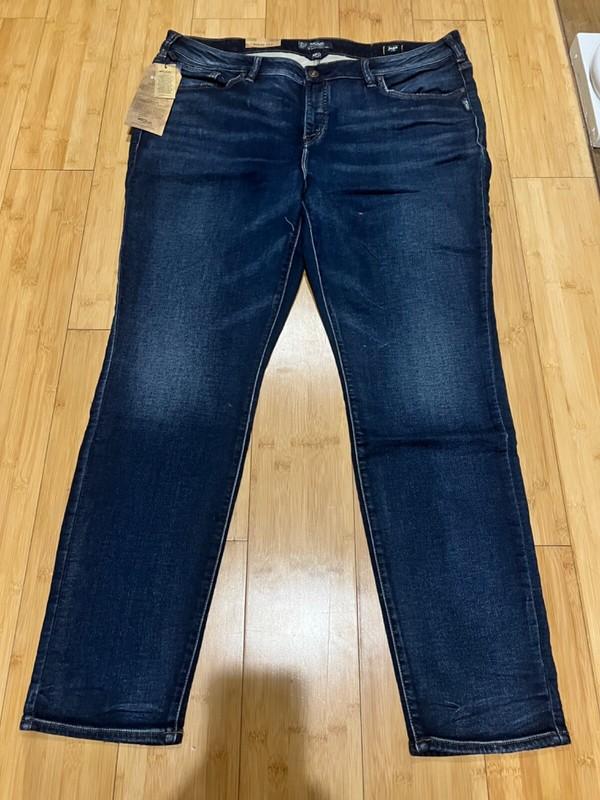 SALE NWT NEW $108 Women’s Junior Plus Silver Aiko Skinny Joga Jeans 22 X 31