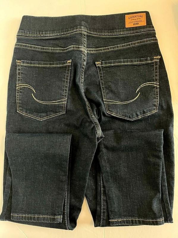 Signature By Levi Strauss & Co Gold Label Women's Totally Shaping Pull-on Skinny