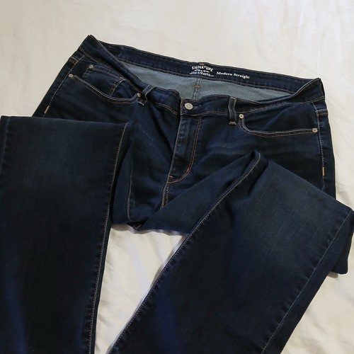 Signature Levi Strauss Modern Straight 22WS Dark Wash Blue Jeans
