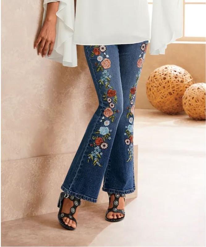 Size 12 Midnight Velvet Blue Strech Denim Fleetwood Floral Embroidered Jeans