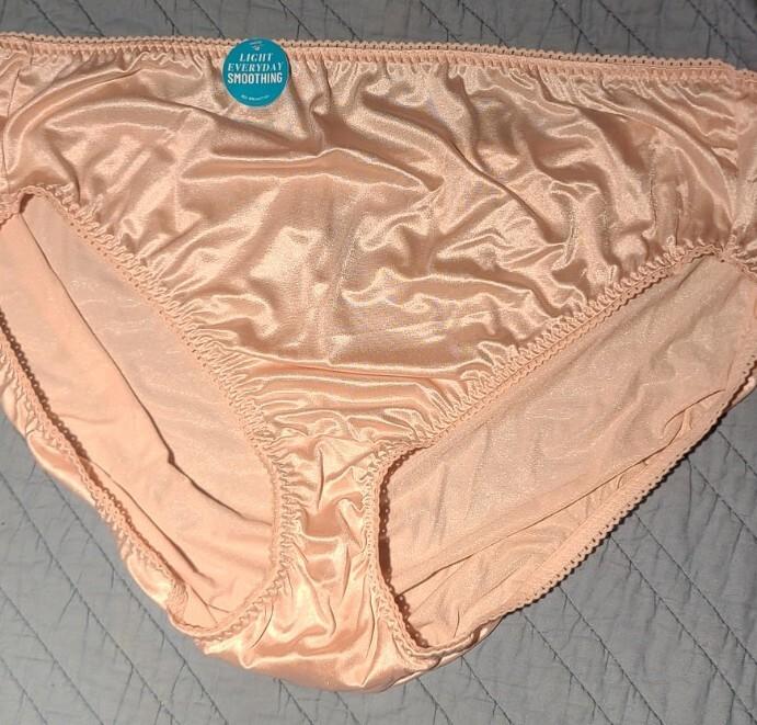 Size 12 Vanity Fair Hi-Cut Lot Of 4 Nylon Panties