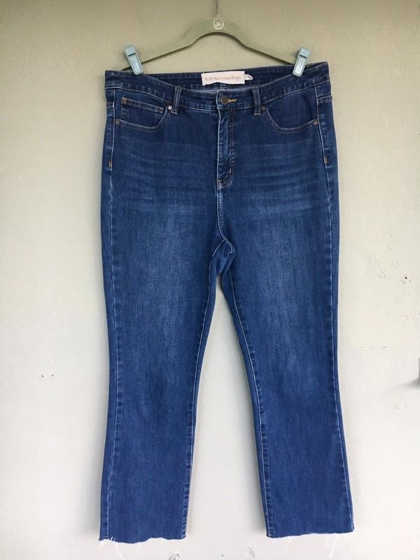 Soft Surroundings Jeans Women 10T Ultimate Bootcut Raw Hem Stretch Crop Denim