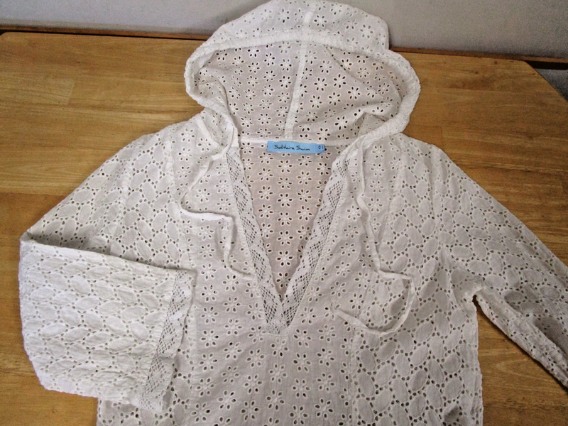 Solitaire Swim White Eyelet Swimsuit Cover Up Size XS Hooded Tunic Top