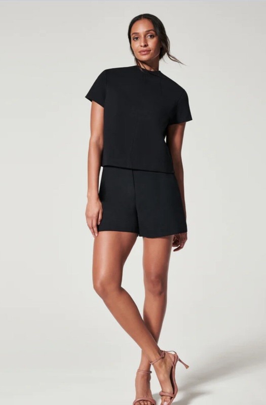 Spanx Women’s Sz. XL Polished Pull On Short Classic Black Smoothing Fabric Q08