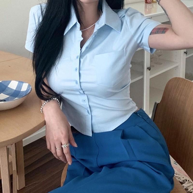 Stylish Women's Short Sleeved Shirt For Summer With Waist Cinching Feature