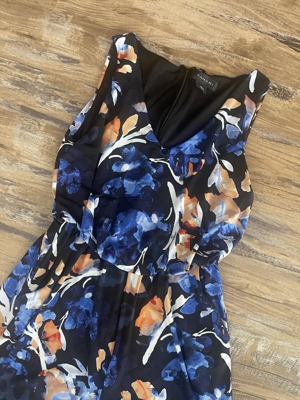 Tahari Floral Jumpsuit Size Medium Women’s Wide Leg Pockets