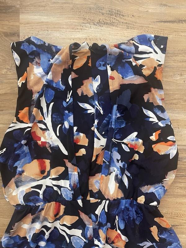 Tahari Floral Jumpsuit Size Medium Women’s Wide Leg Pockets