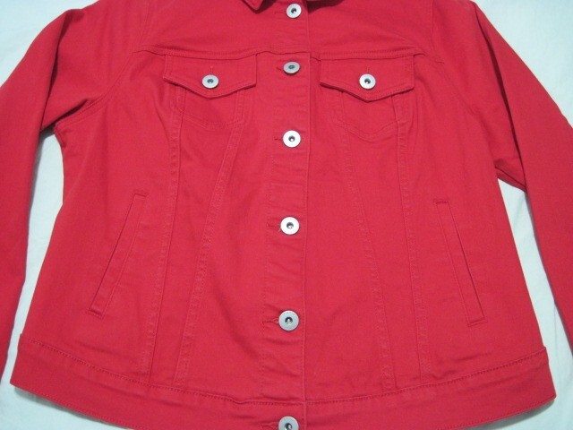 Torrid Denim Trucker Jacket Womens Sz 1 (14-16) Ruby Red Flap Pocket Button Jean