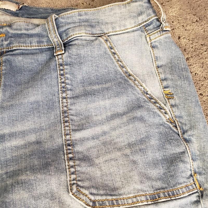Torrid Jeans Womens 16 Blue Raw Hem Ankle Light Wash Stretch Denim Mid Rise