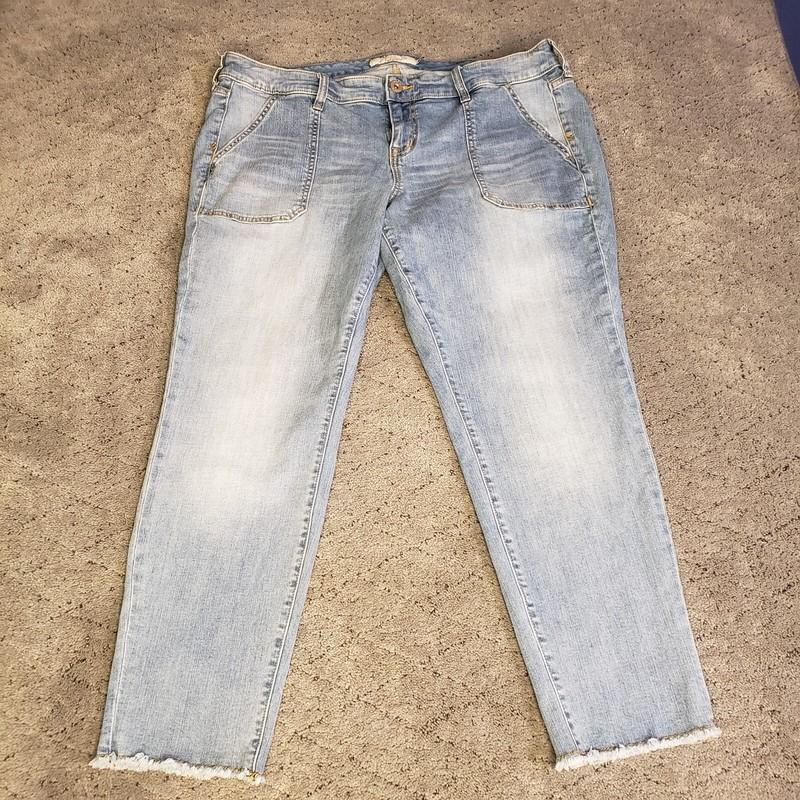 Torrid Jeans Womens 16 Blue Raw Hem Ankle Light Wash Stretch Denim Mid Rise