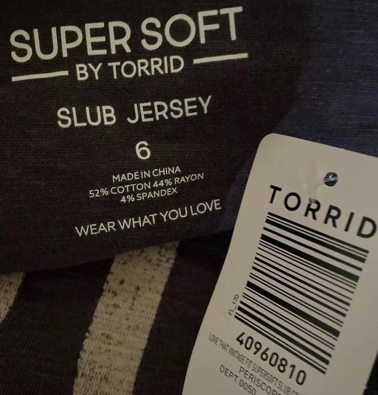 TORRID TEE SHIRT SHORT SLEEVE T-SHIRT TOP 6 6X 6XL 30 NEW