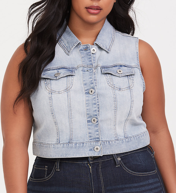 TORRID WOMEN'S LIGHT WASH BLUE SLEEVELESS CROPPED STRETCHY DENIM VEST Sz 2 2X