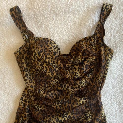 Trimshaper Women's One Piece Swimsuit Slimming Built-in Bra Lined Ruching SZ 10