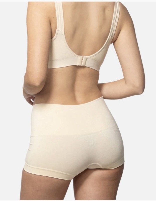 UNDEROUTFIT NWT Smoothing At Waist Boyshort SAND MEDIUM #330 Retail $24