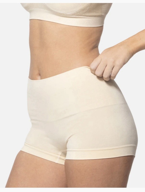 UNDEROUTFIT NWT Smoothing At Waist Boyshort SAND MEDIUM #330 Retail $24