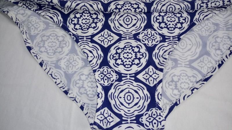 Unique & Classic Women Navy Blue Ruffled 2 Piece Bathing Suit Tag Says 4XL Is XL