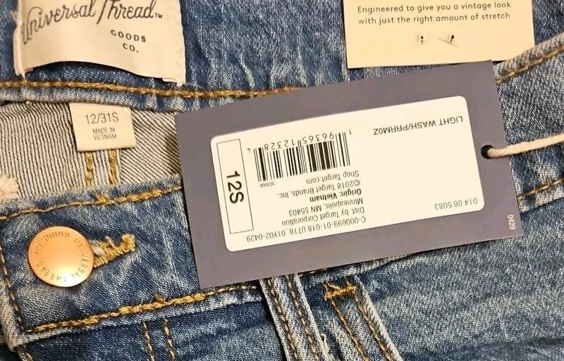 Universal Thread Women's Size 12/31S Vintage Straight High Rise Jeans Floral Y47