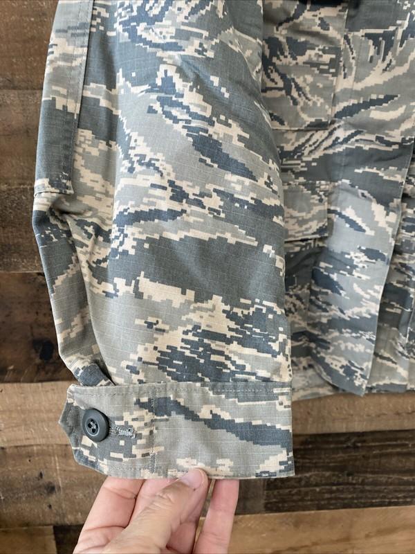 US Air Force Coat Women's Camouflage Pattern Utility Jacket Women's Size 8 S