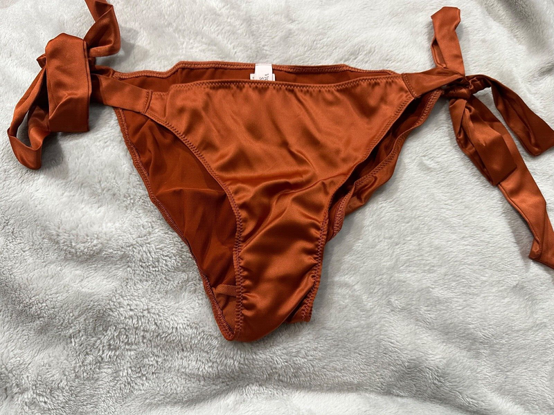 VICTORIA'S SECRET FLIRTY EMBOIDERY SIDE-TIE CHEEKY S-M-L