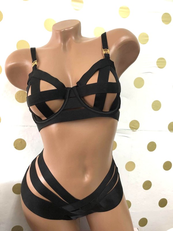 Victoria's Secret Luxe Strappy Banded Balconette Bra and Cheeky Panty Set Black