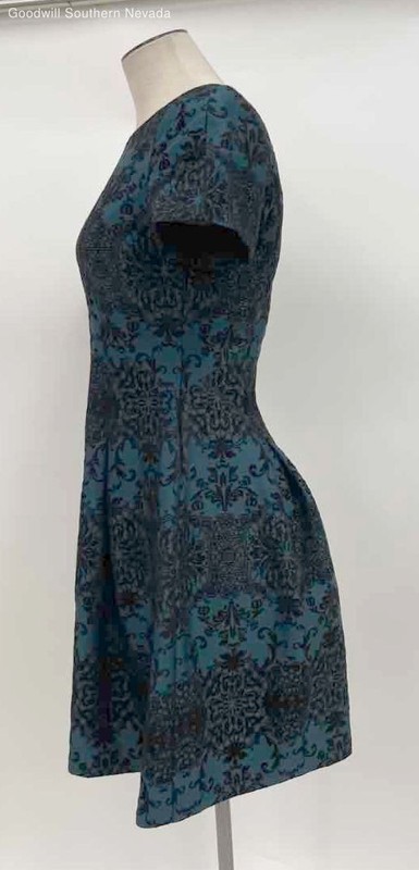 Vince Camuto Women's Blue & Black Dress - Size 4