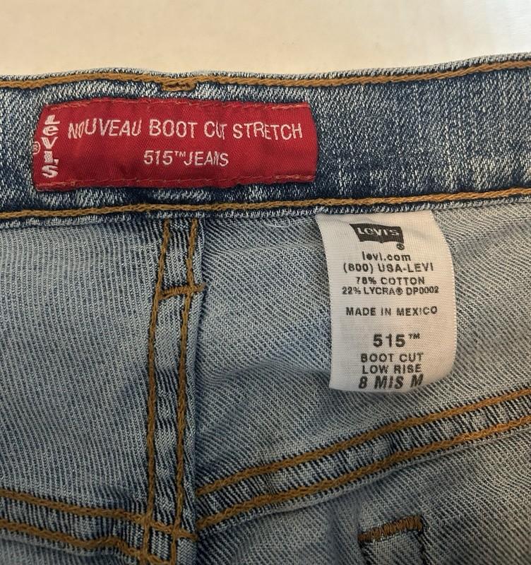 Vintage Levis (Size 8 Mis M) Women’s 515 Nouveau Boot Cut Stretch Jeans (2003)
