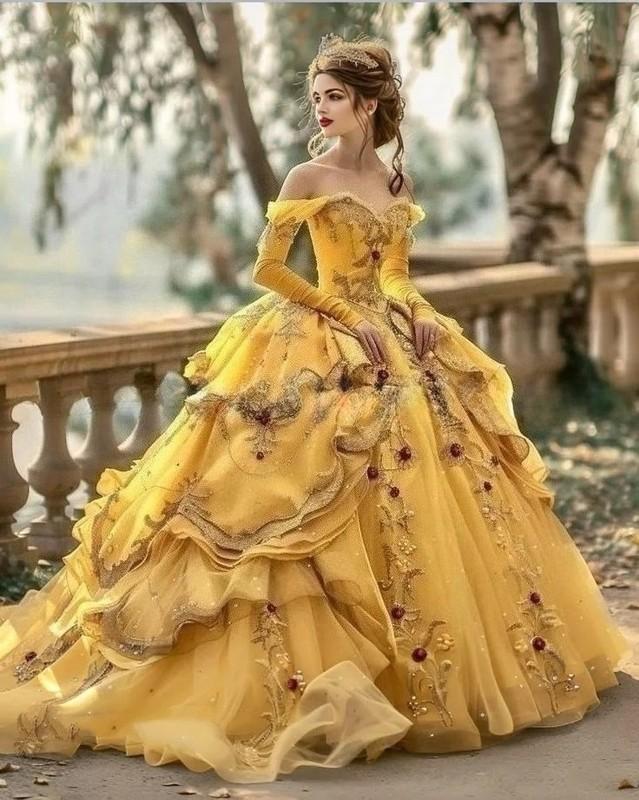 Vintage Medieval Prom Dresses Strapless Long Sleeves Lace Applique Evening Gowns