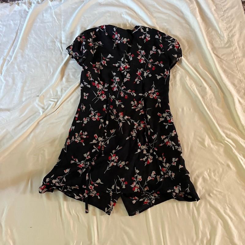 Vtg Y2K 2000s Black Red Floral Button Up Romper Sz XS Cottagecore Fairy Grunge