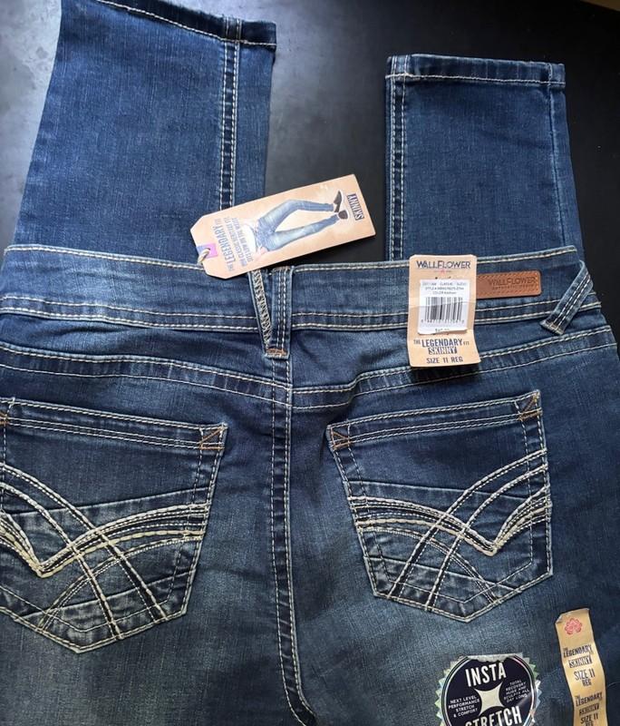 Wallflower Women’s Legendary Fit Skinny Med Light Wash Stretch Jeans Size 11