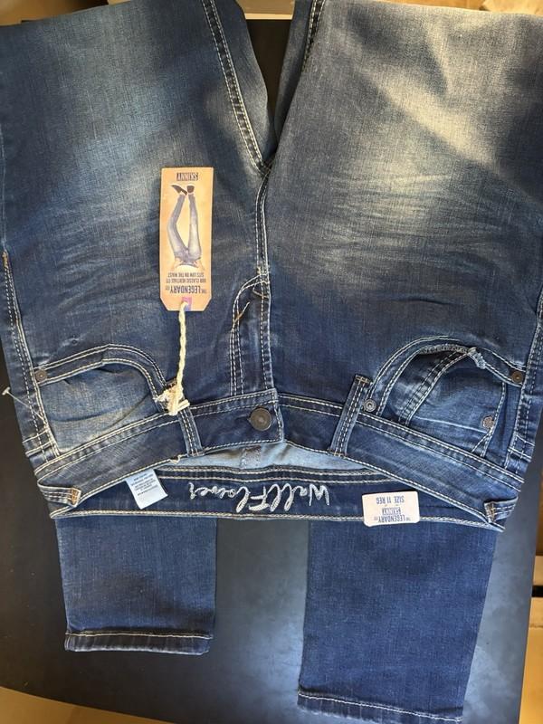 Wallflower Women’s Legendary Fit Skinny Med Light Wash Stretch Jeans Size 11
