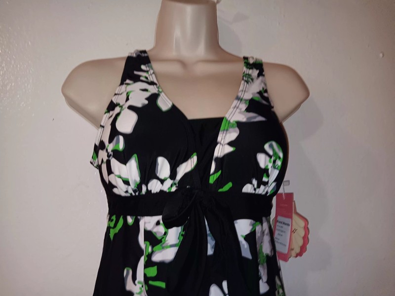 Wantdo Women's Size US 10-12 One Piece Swim Dress Soft Cup New