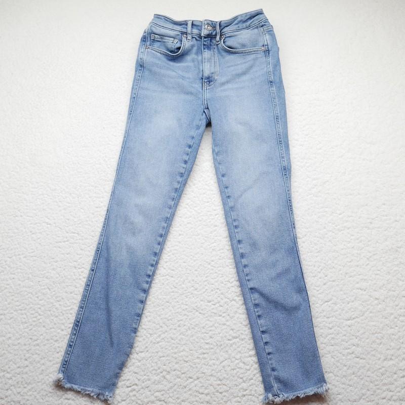 We The Free Jeans Womens Sz 27 High Rise Light Wash Distressed Ankle Fray
