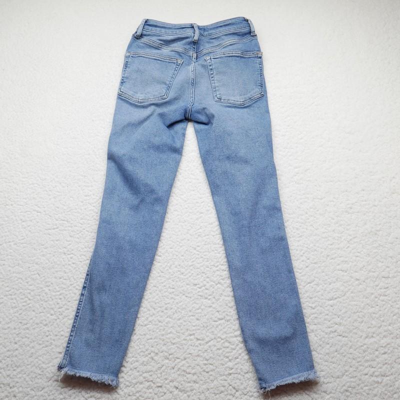 We The Free Jeans Womens Sz 27 High Rise Light Wash Distressed Ankle Fray