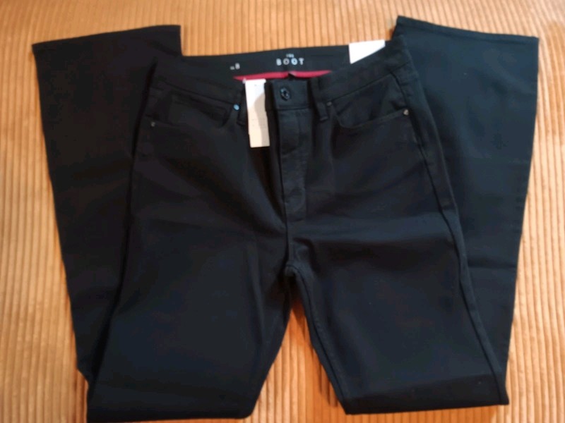 WHBM White House Black Market Womens 8R Black High Rise Sculpt Bootcut NWT (Ji)